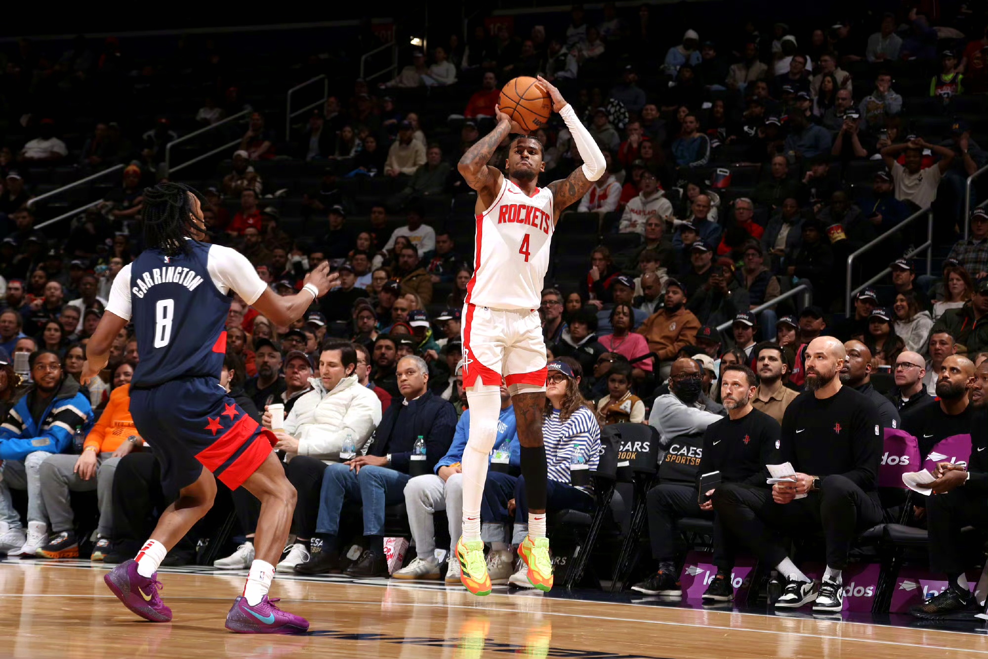 猛龙客场击败火箭,继续豪取胜利