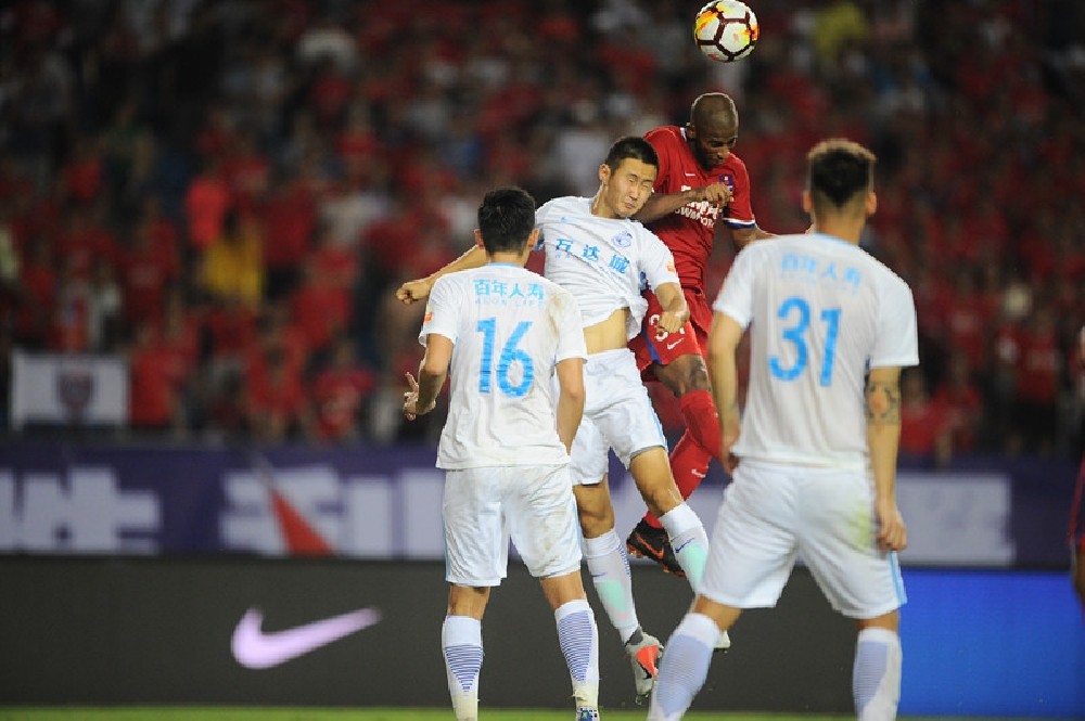 关于重庆斯威客场大胜大连一方，豪取三分的信息