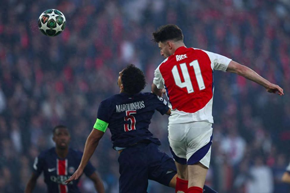 包含巴黎圣日尔曼连扳两球，逼平热那亚的词条