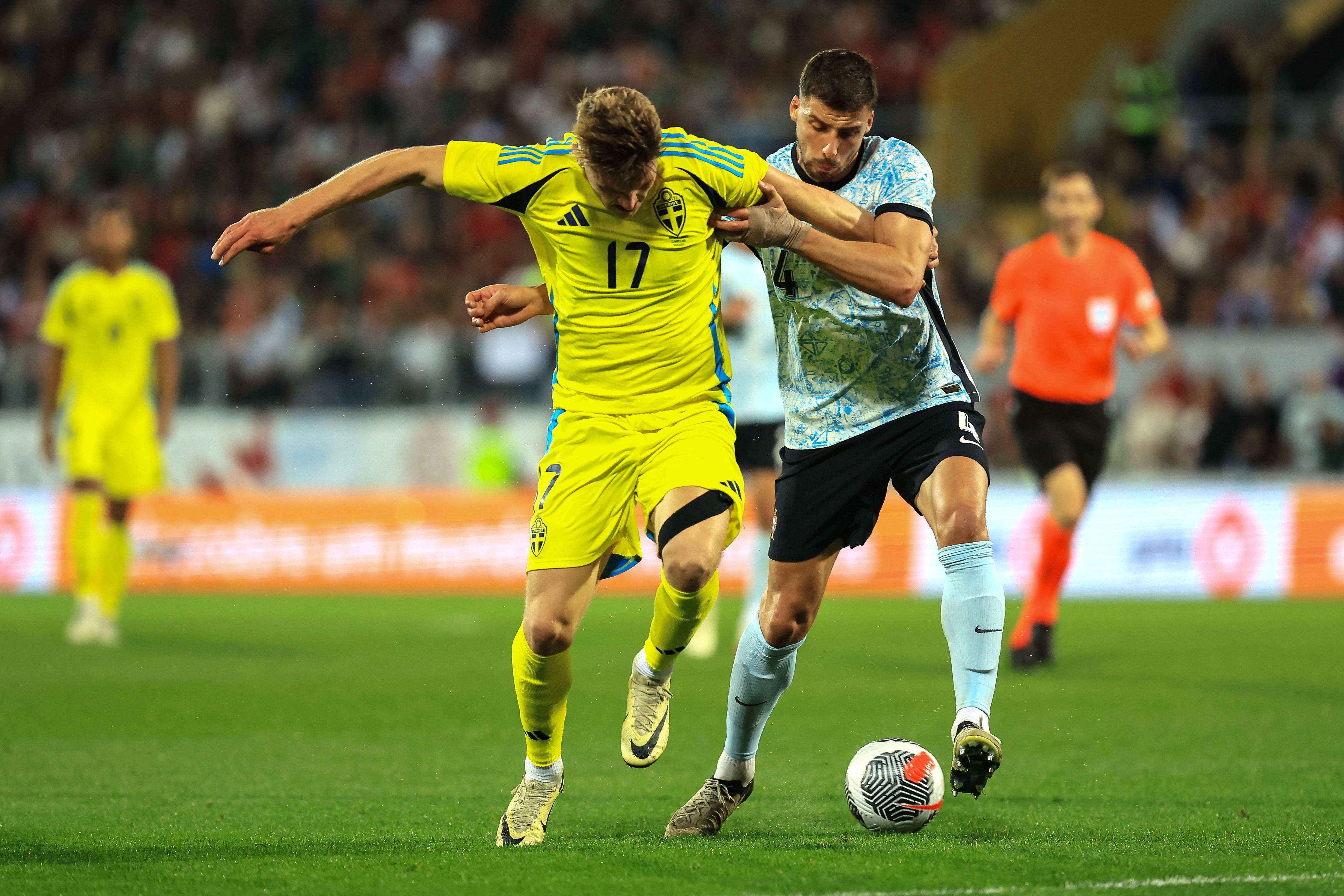 精彩绝伦的足球比赛成为焦点