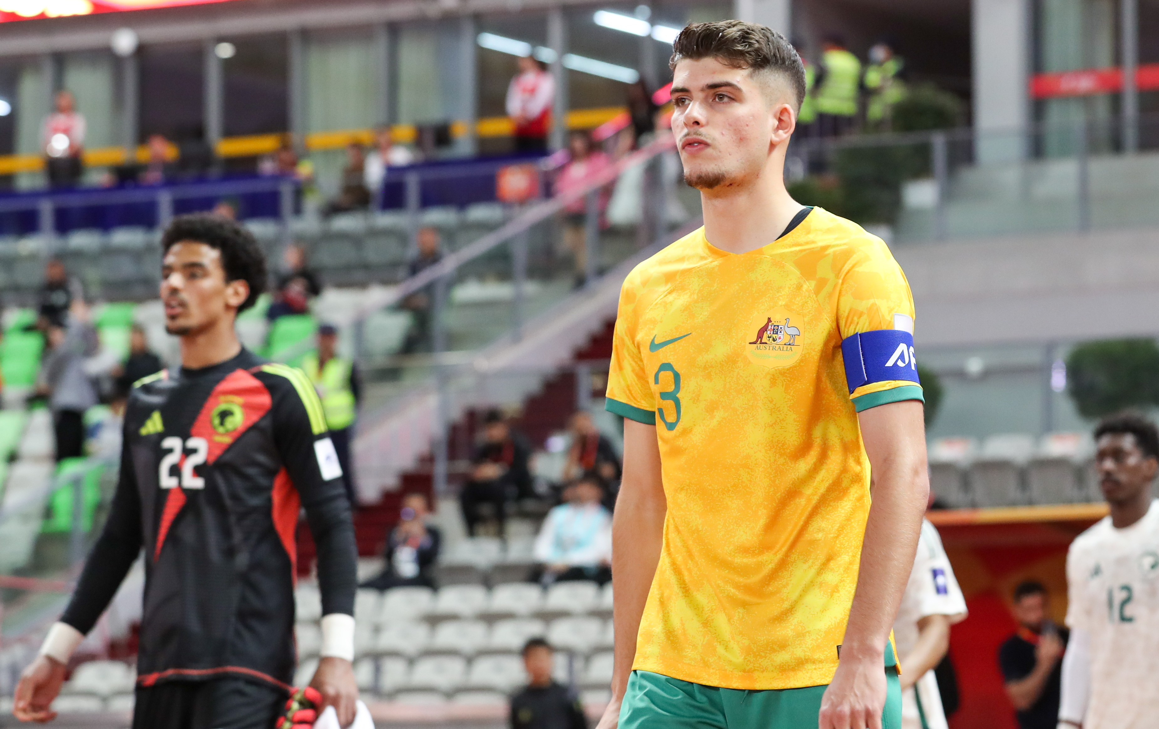 包含澳大利亚队备战亚洲杯，全队团结一心追求胜利的词条