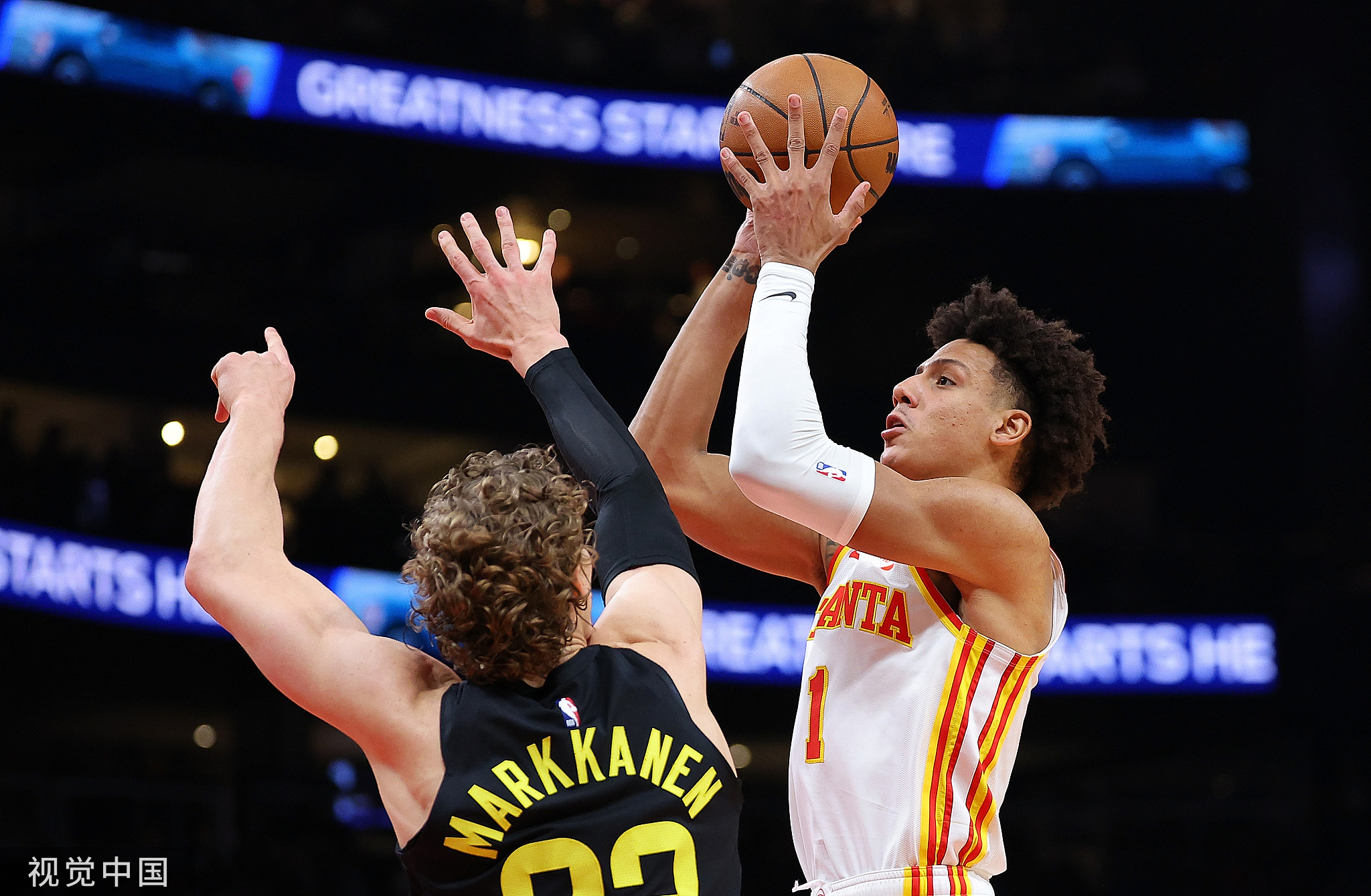 三亿体育体育平台-爵士战胜老鹰，赢得四连胜