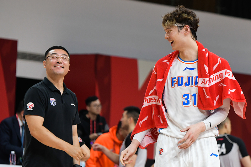 球队联赛中途换帅,拟重振颓势 球队联赛中途换帅,拟重振颓势