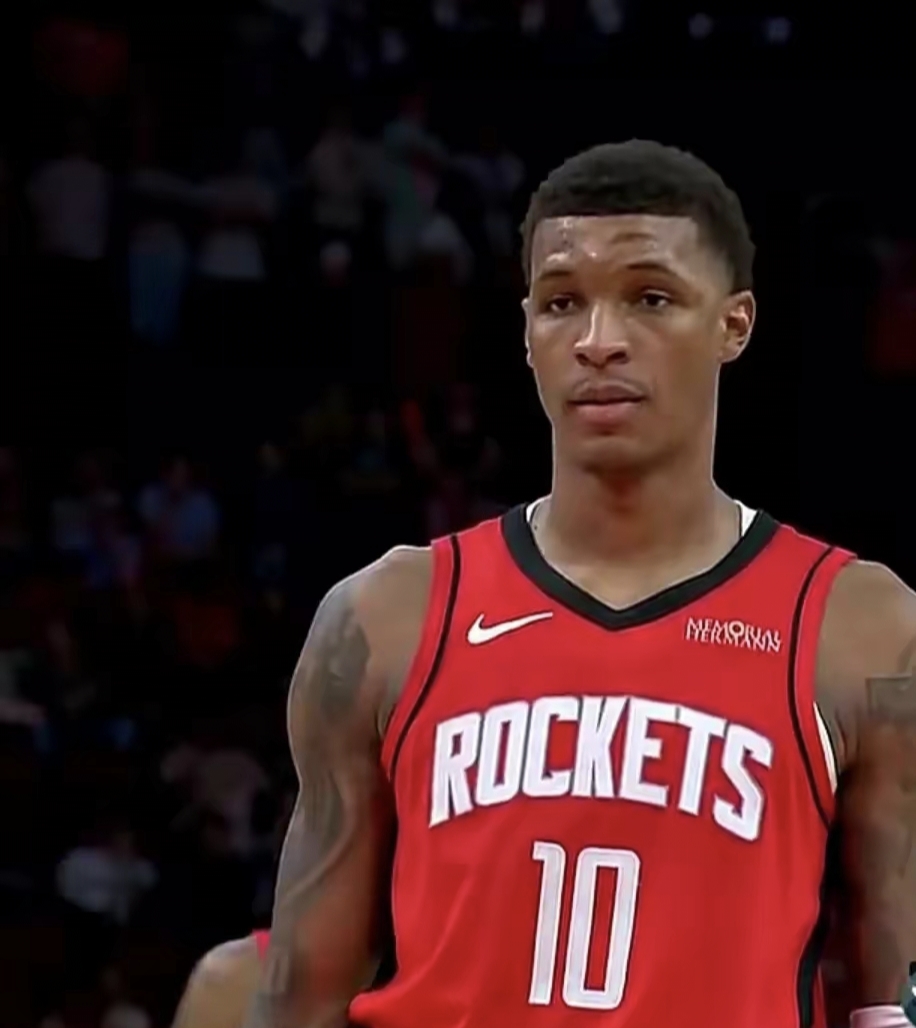 三亿体育体育app-球员伤愈复出，重返赛场再战重拾昔日荣耀的简单介绍