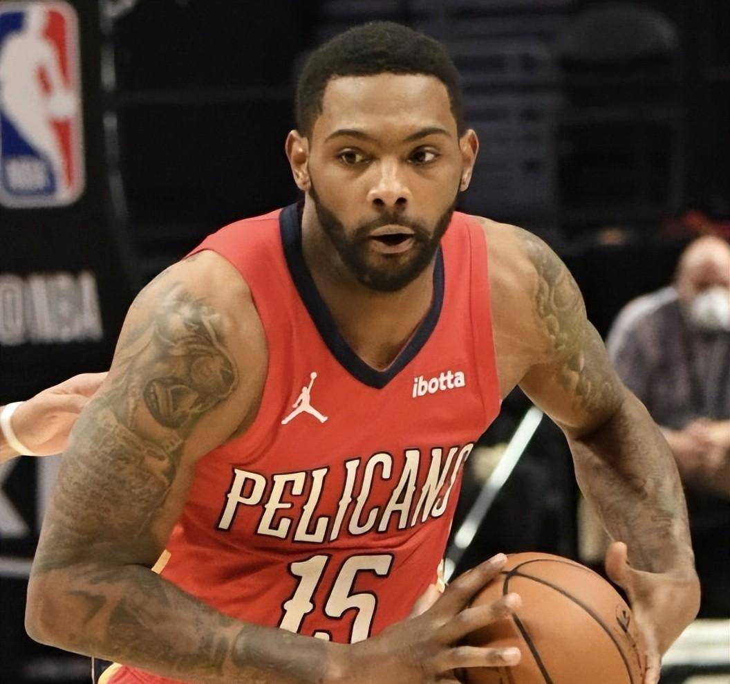 三亿体育体育官方-外援首秀亮眼,球队外线得分倍增