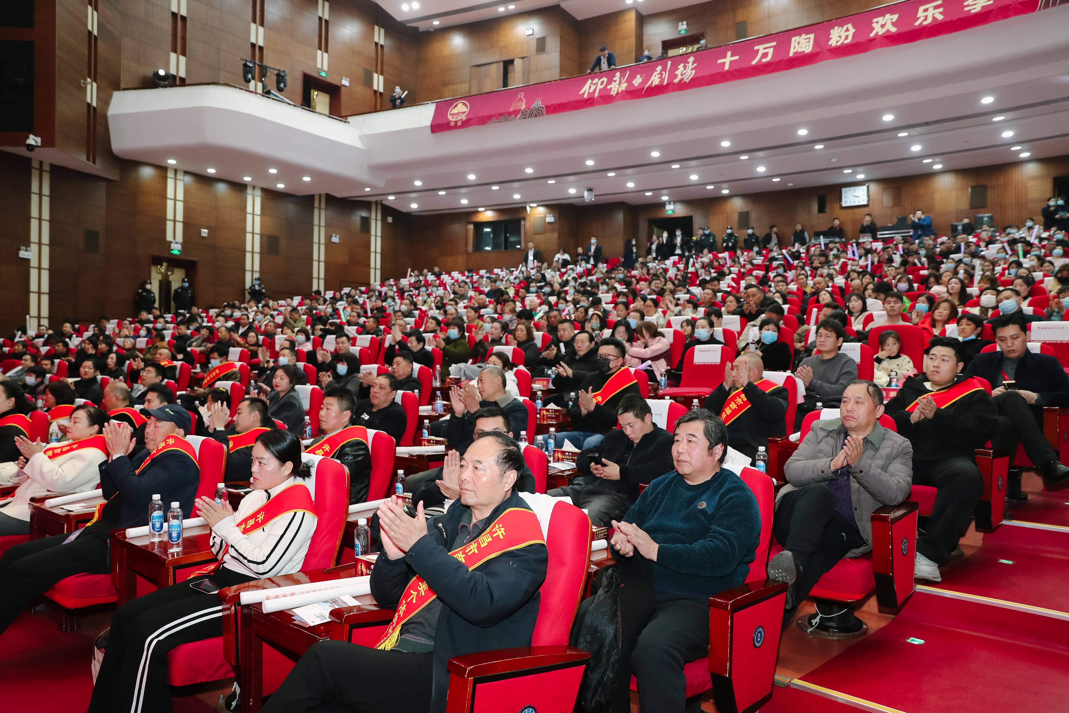 关于精湛技艺!精彩表现震撼全场观众的信息 关于精湛技艺!精彩表现震撼全场观众的信息